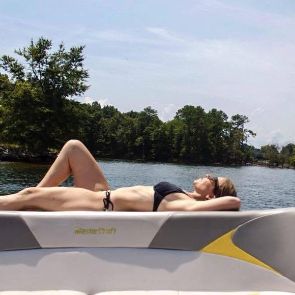 I’m Corinne! Thanks for stopping by to get to know me 😁 - Picture 2 of 14